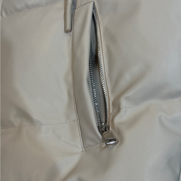 Women’s ZARA Faux leather cream puffer coat- Size XS - Picture 12 of 15